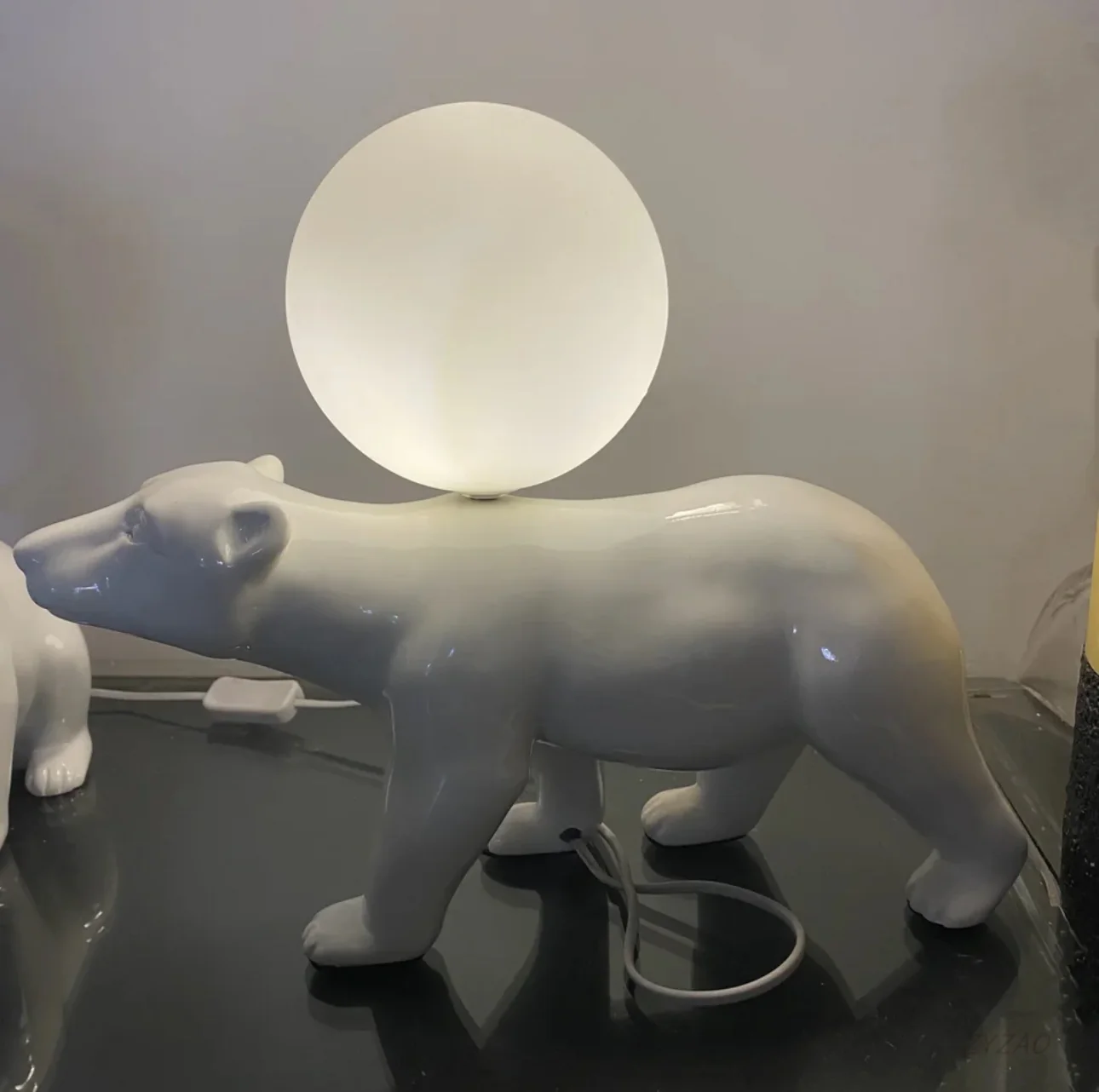 Nordic Modern Creative Resin Desk Lamp LED Polar Bear Table Lamp Light - Image 2