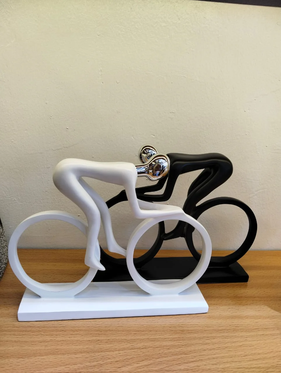 Office/home figure Modeling Resin Table Ornaments - Image 4