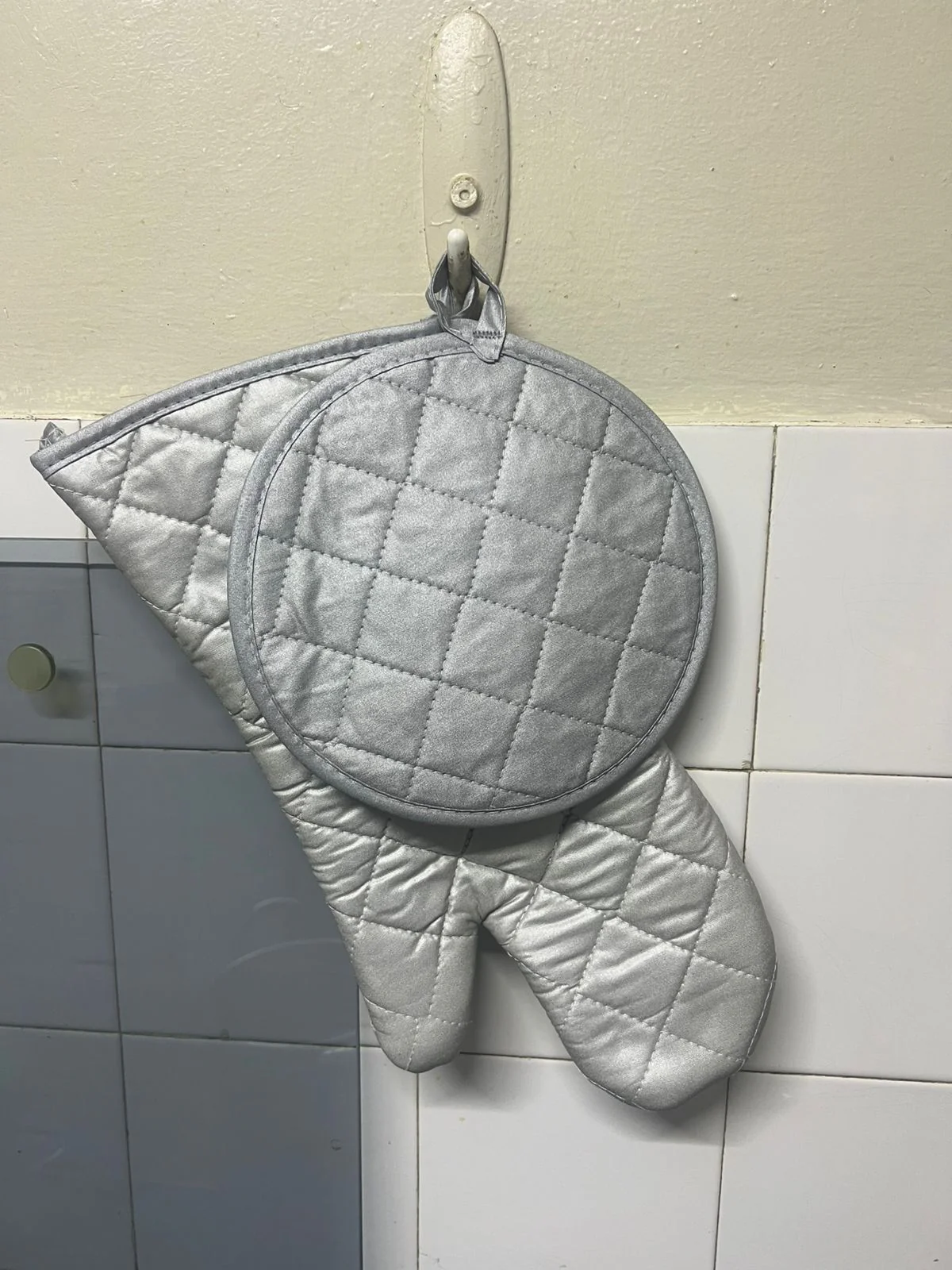 Oven Glove + Pot Holder - Image 5