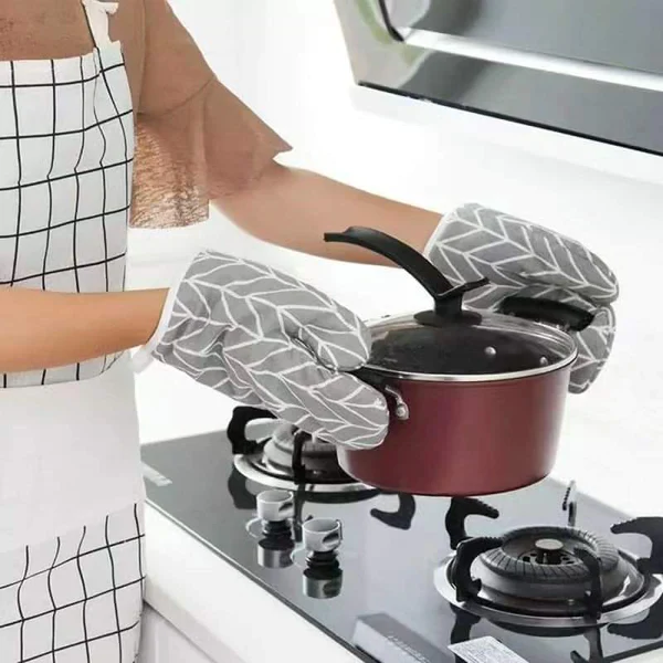 Oven/kitchen Gloves - a pair - Image 2