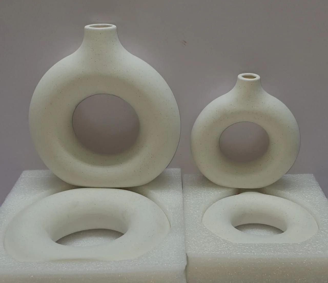 Porcelain ceramic 2in1 elegant decor donut flower vases - Image 4