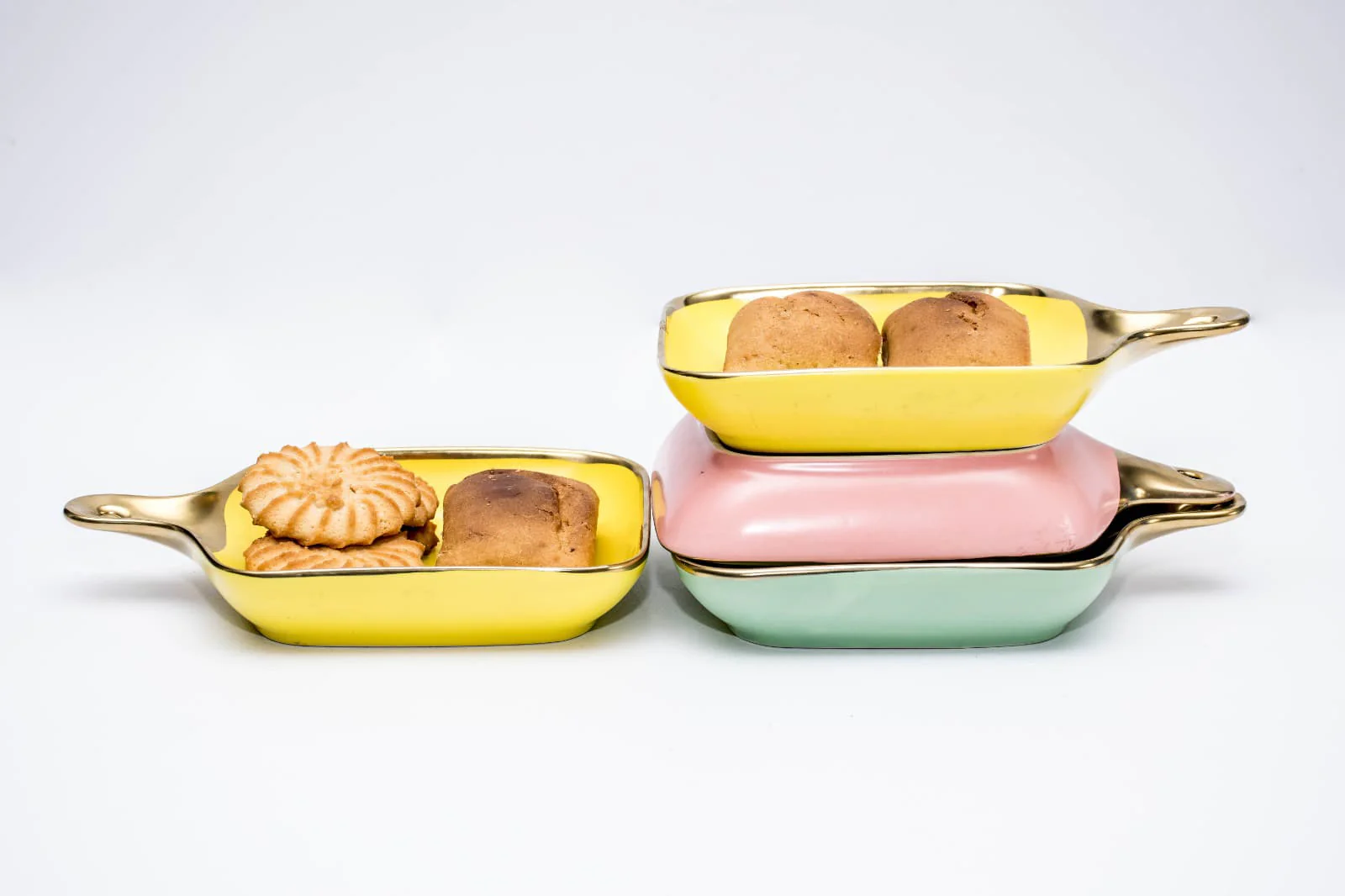 porcelain Gold ring snack plate with handle - Image 2