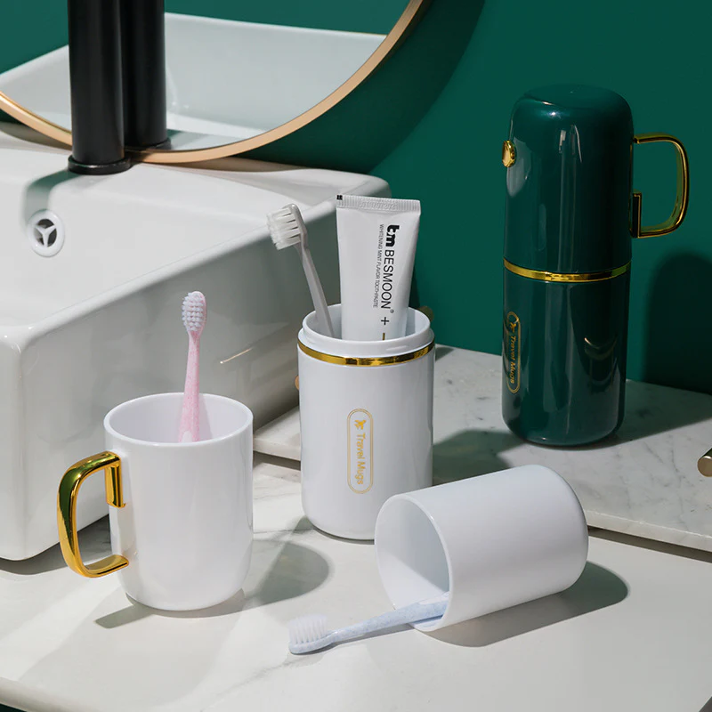 Portable travel toothbrush storage case - Image 2