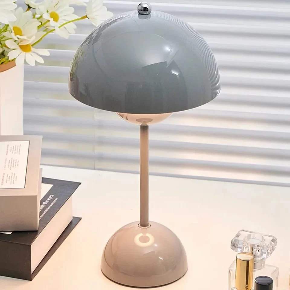 Rechargable Table Lamp - Image 3