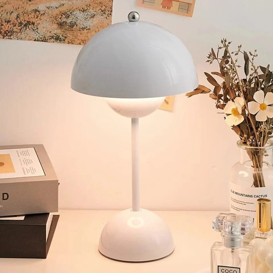 Rechargable Table Lamp - Image 8