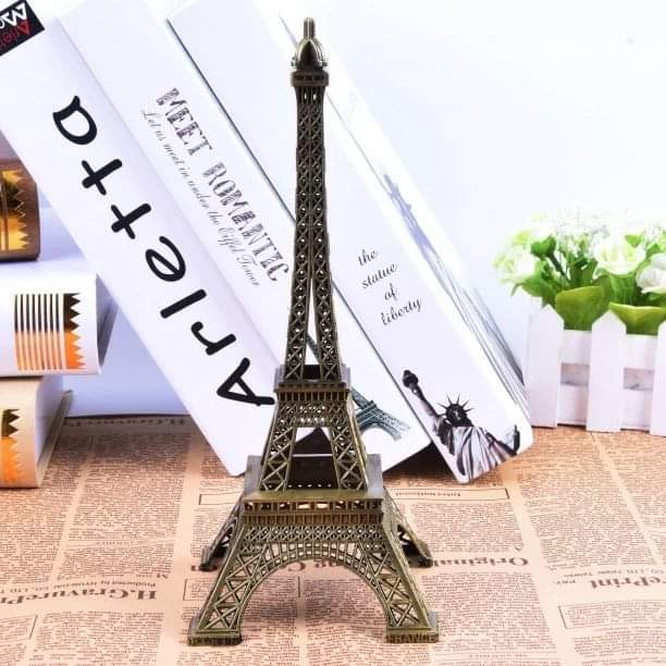 Retro Paris Eiffel Towel Decor - Image 3