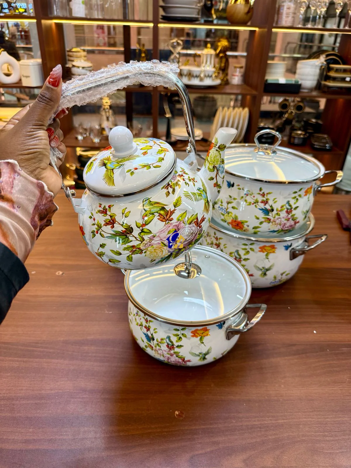 Signature Original Enamel Cookware Set with Kettle –Retro Floral Design, 6 Pieces - Image 2