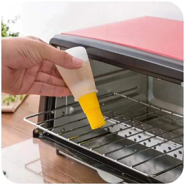 Silicon oil bottle with attached Silicon brush - Image 3
