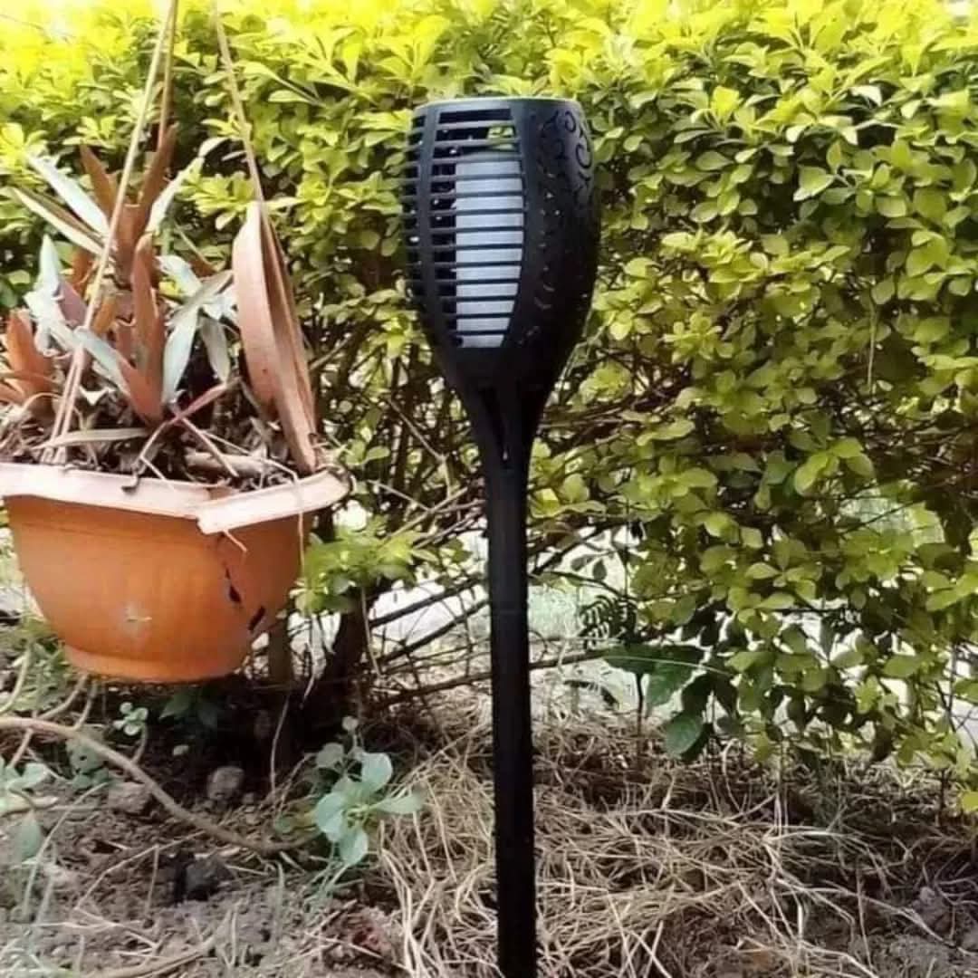SOLAR FLAME  GARDEN LIGHTS. - Image 2