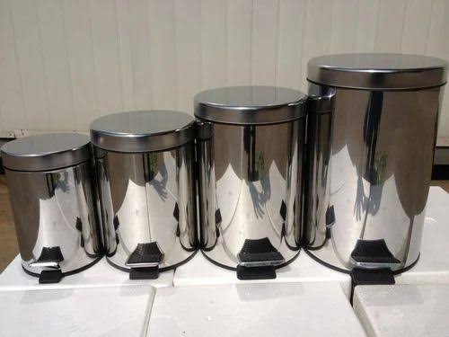 Stainless steel Pedal Dustbin with Plastic Inner Bucket - Image 3