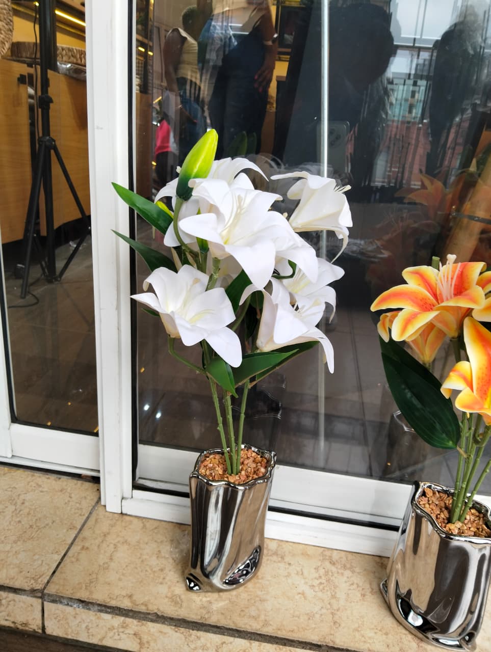 Table Top Big  Silver Potted Flowers - Image 3
