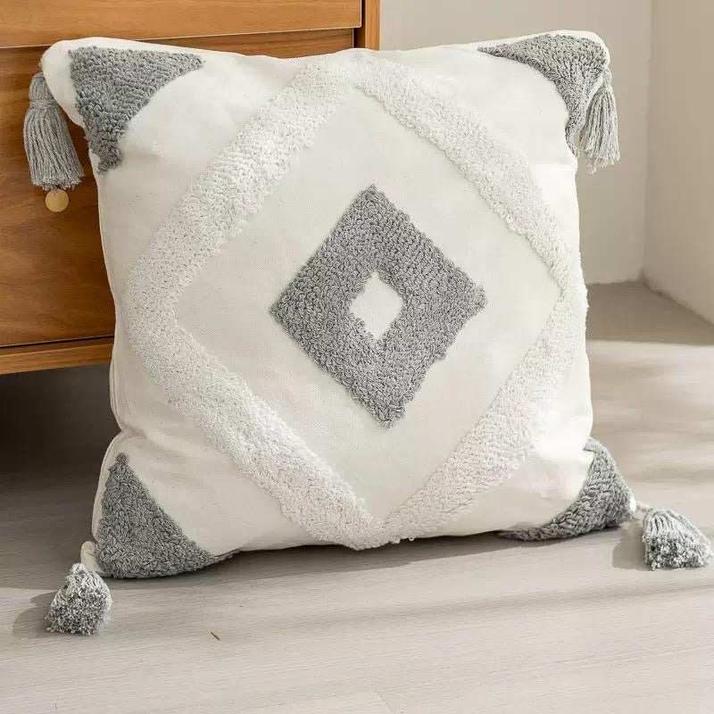 Tassels Moroccan style pillow covers - Image 4