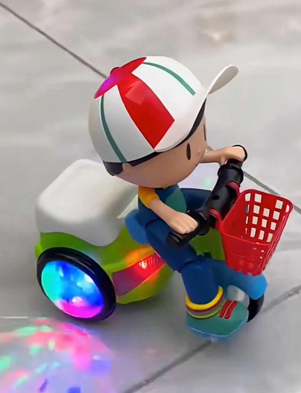 Tricycle stunt toy - Image 4