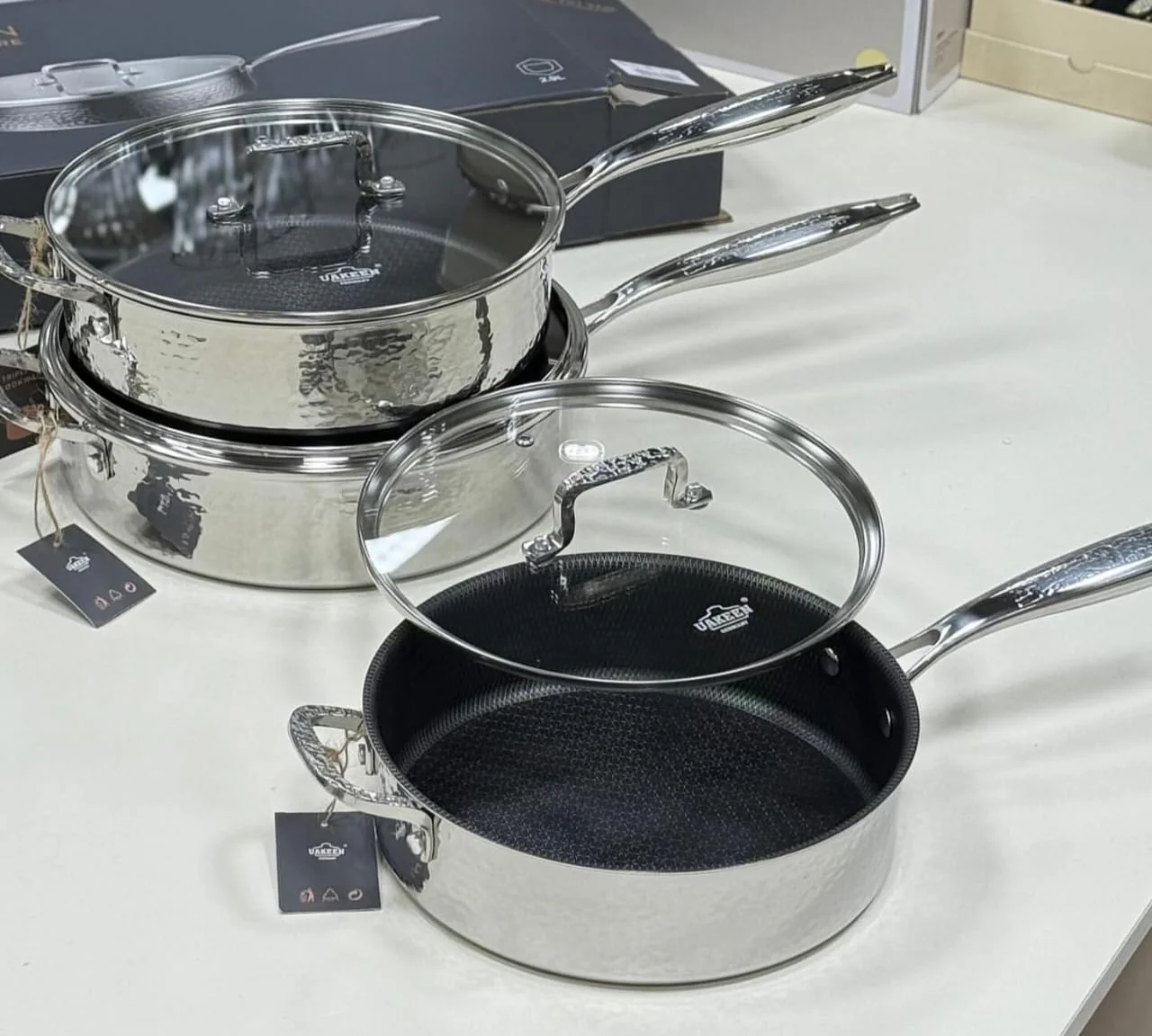 Uakeen Tripply Stainless Steel Non-Stick Deep Frying Pan 28cm (3.4L) | Honeycomb Cookware in Kenya - Image 2