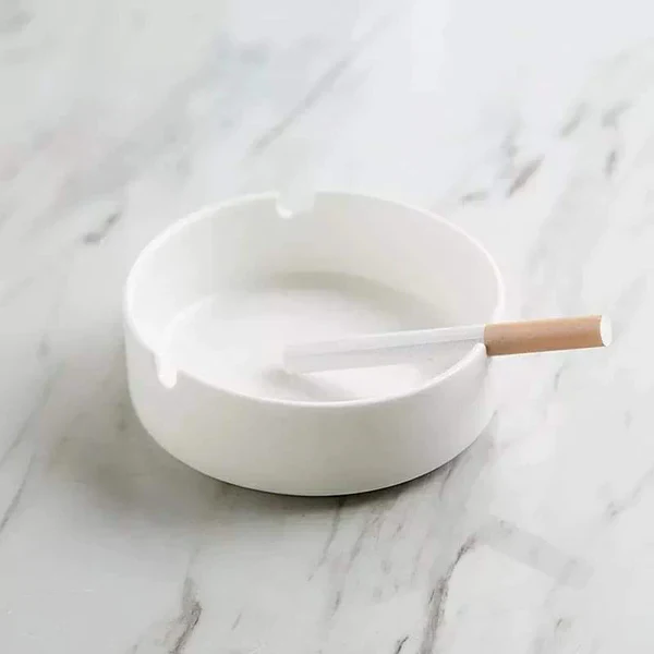 White ceramic ash tray - Image 2