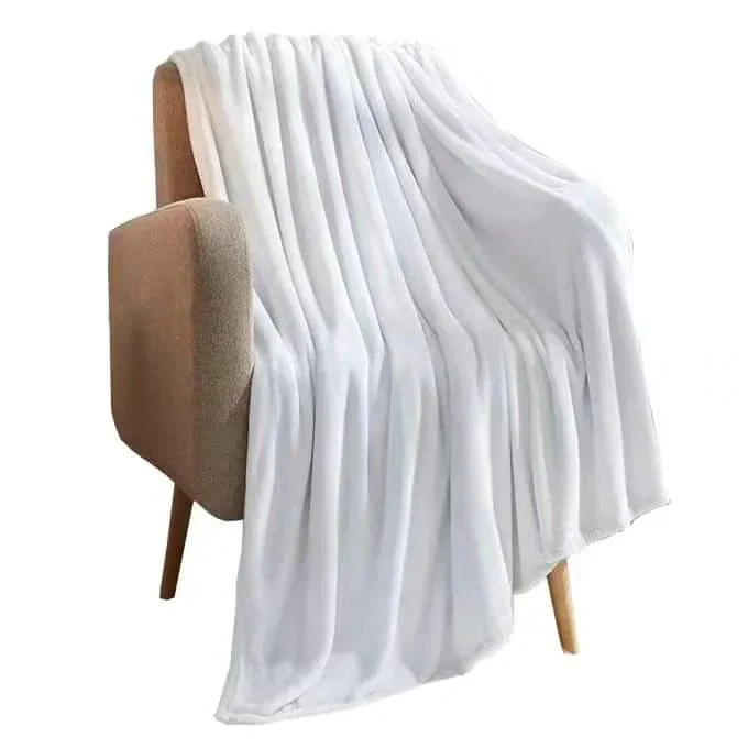 White fleece blanket - Image 3