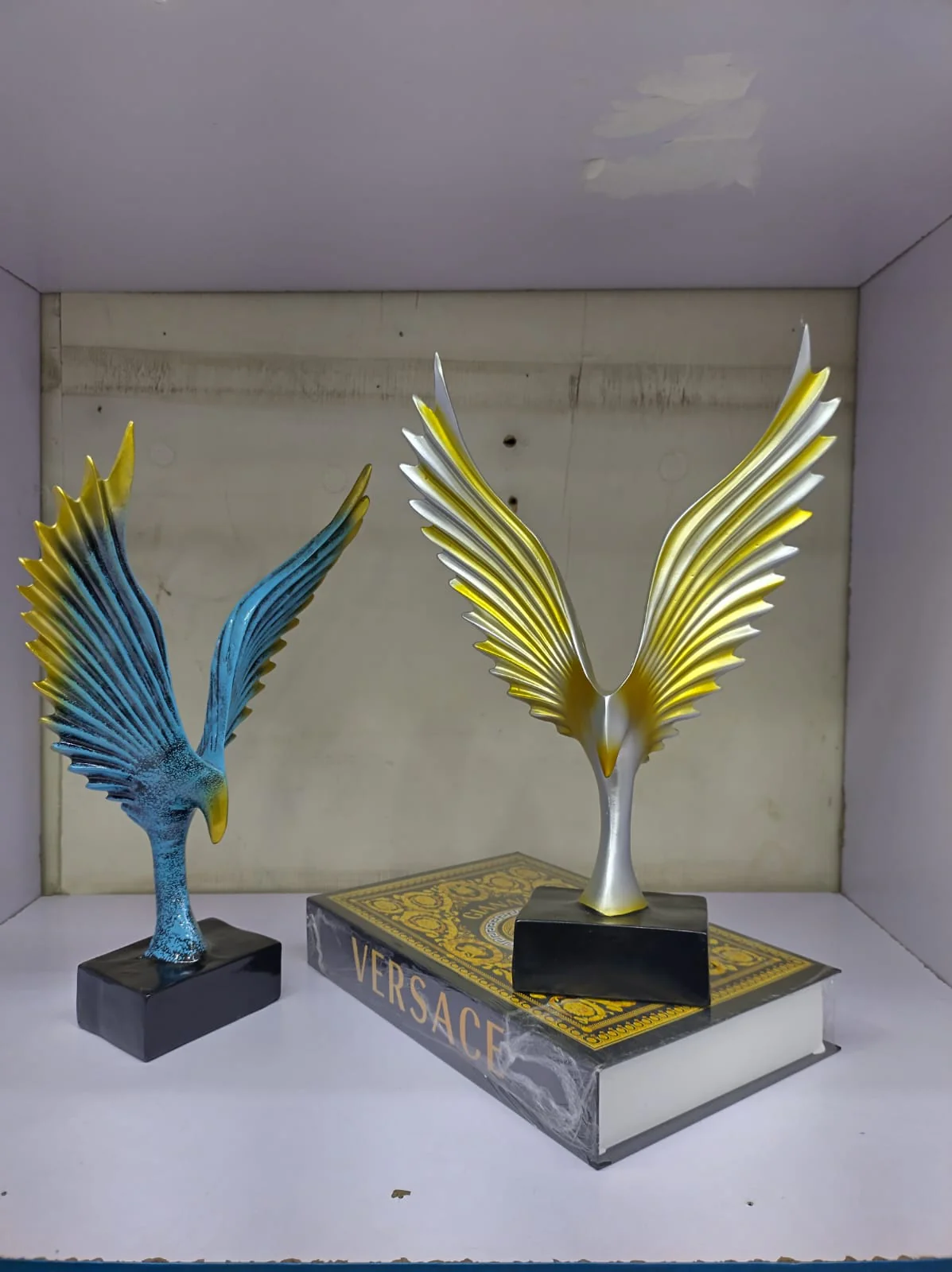 Winged Eagle Resin Statue. - Image 2