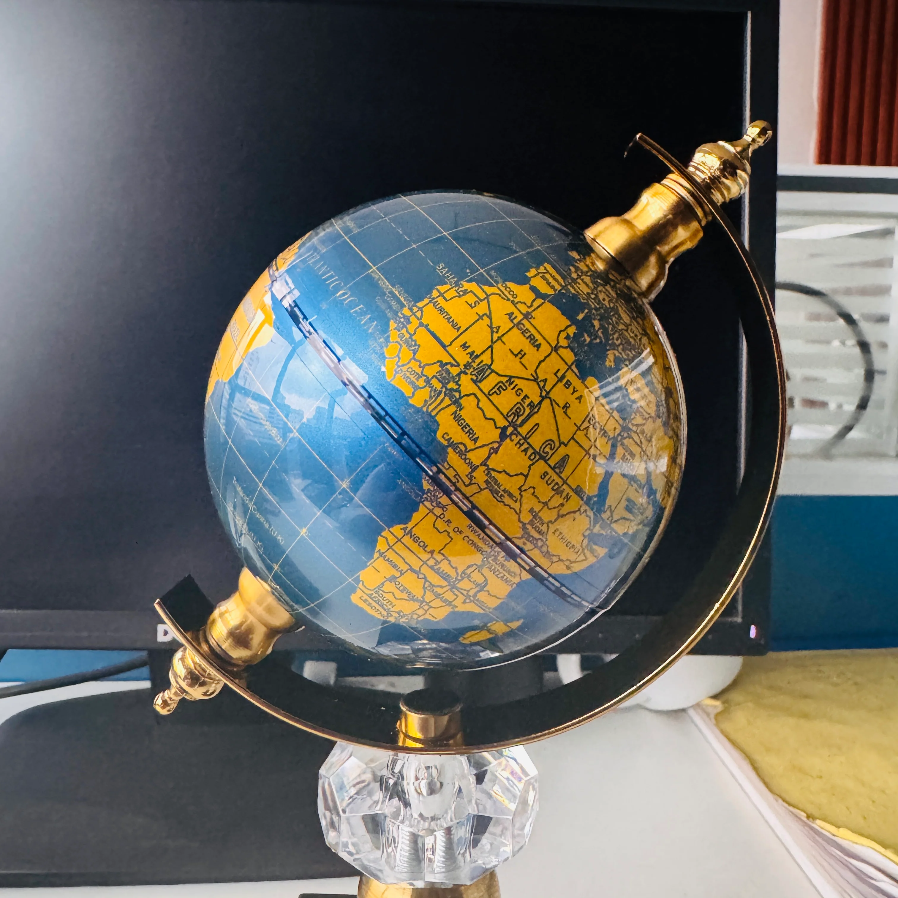 Luxury World Globe with Marble Base Elegant Home & Office Decor Gift - Image 4