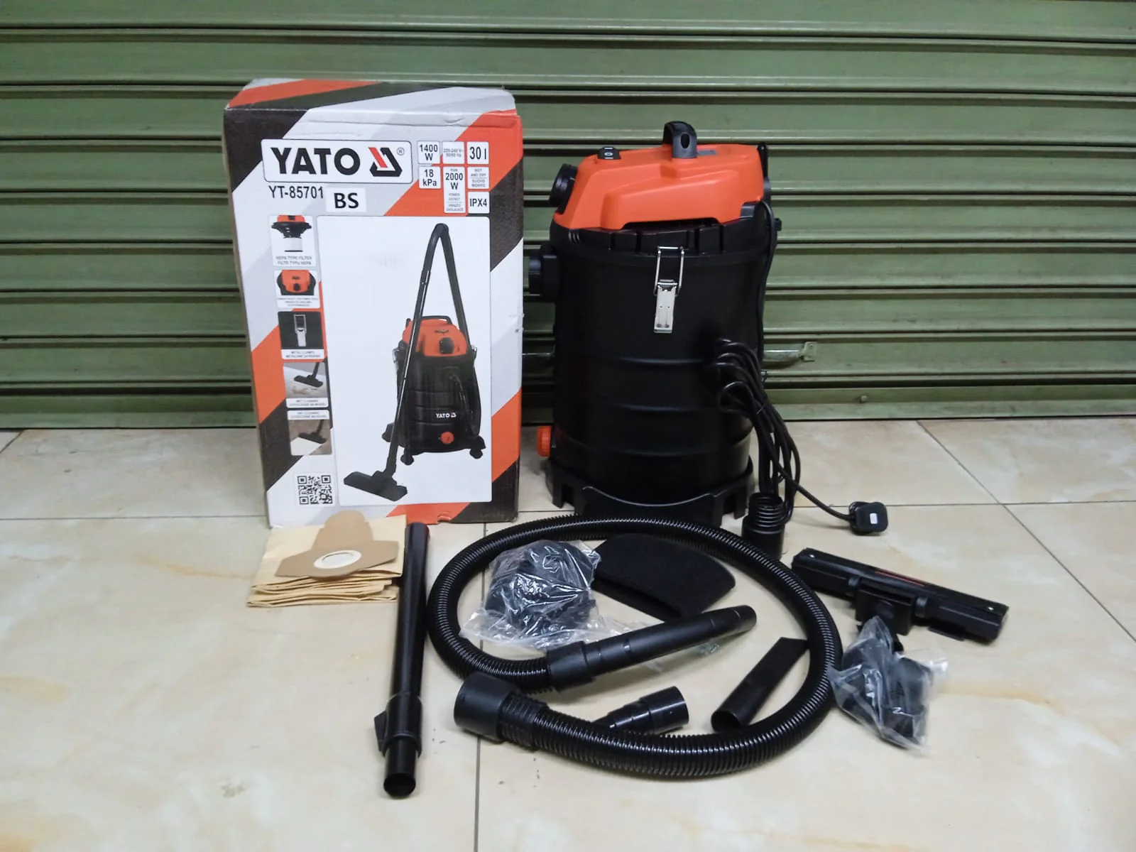 YATO Wet/Dry Vacuum Cleaner 1400W 30L - Image 3